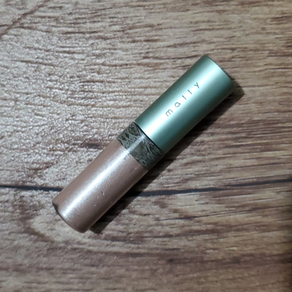 FREE WITH PURCHASE Mally eyeshadow